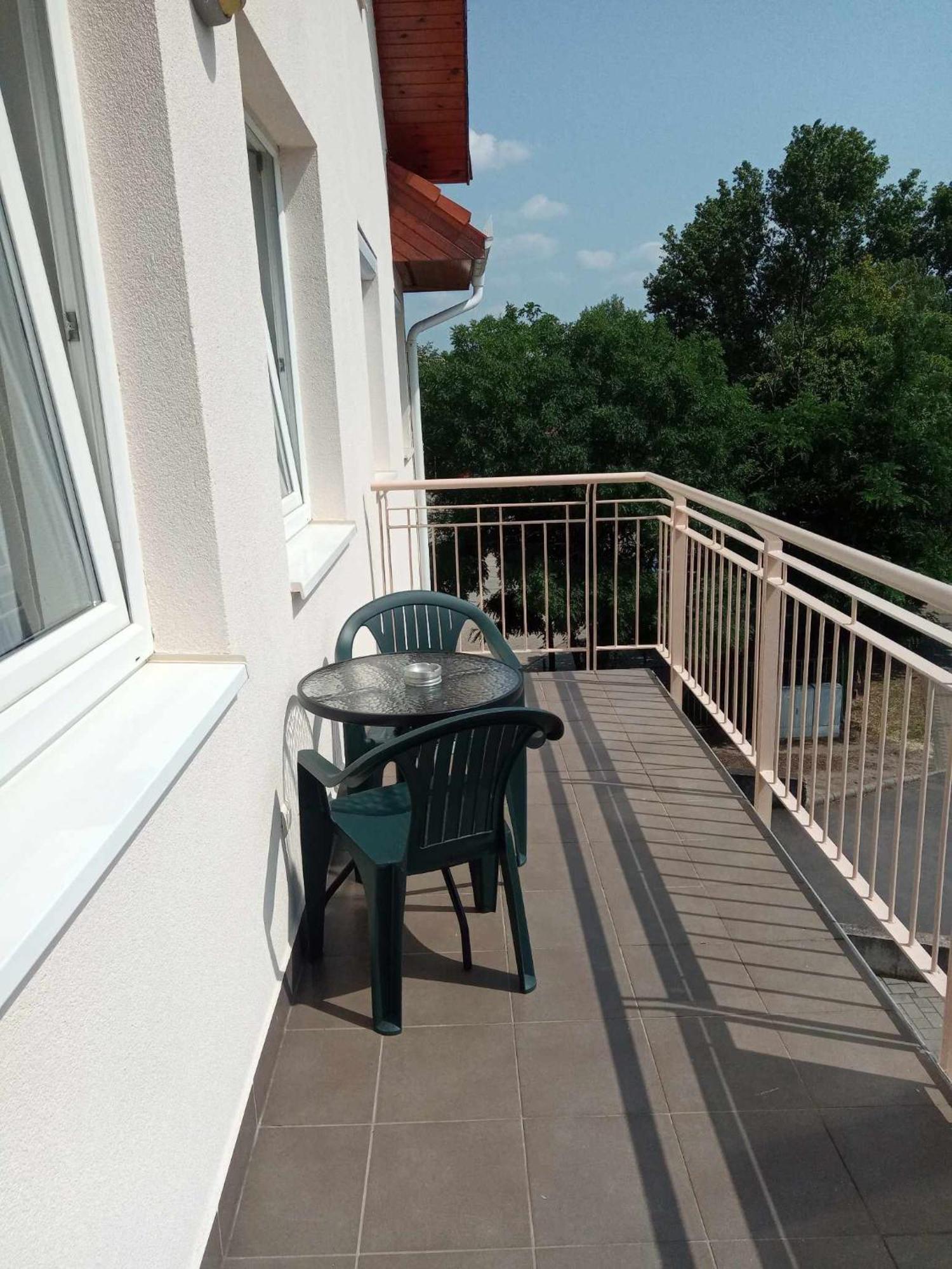 Oazis Wellness Apartman2 Hajdúszoboszló Екстериор снимка