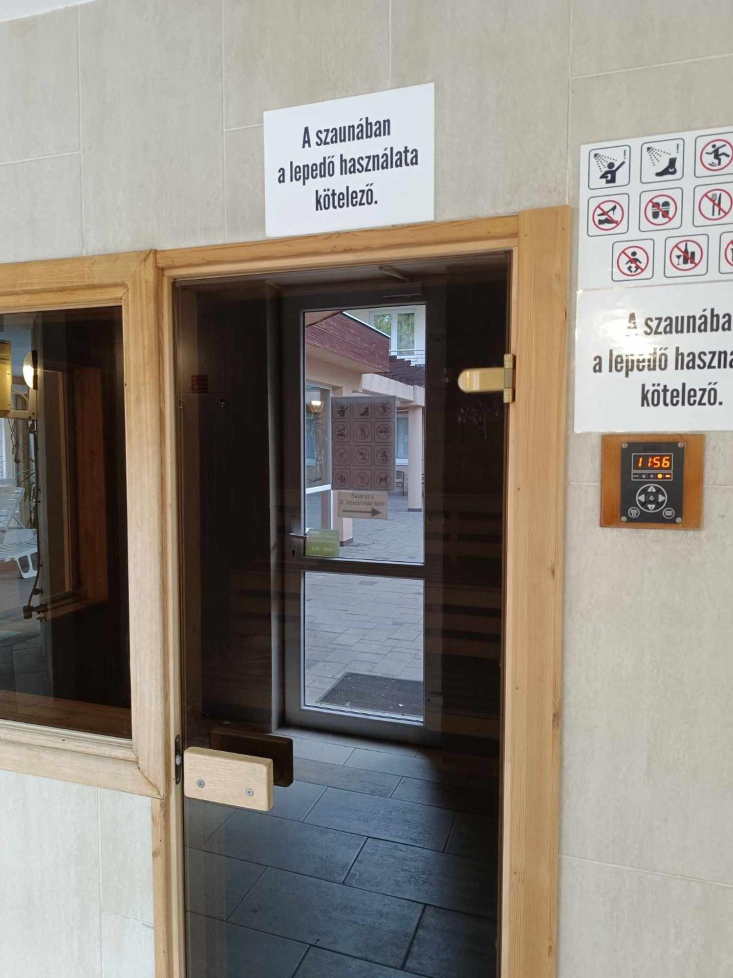 Oazis Wellness Apartman2 Hajdúszoboszló Екстериор снимка
