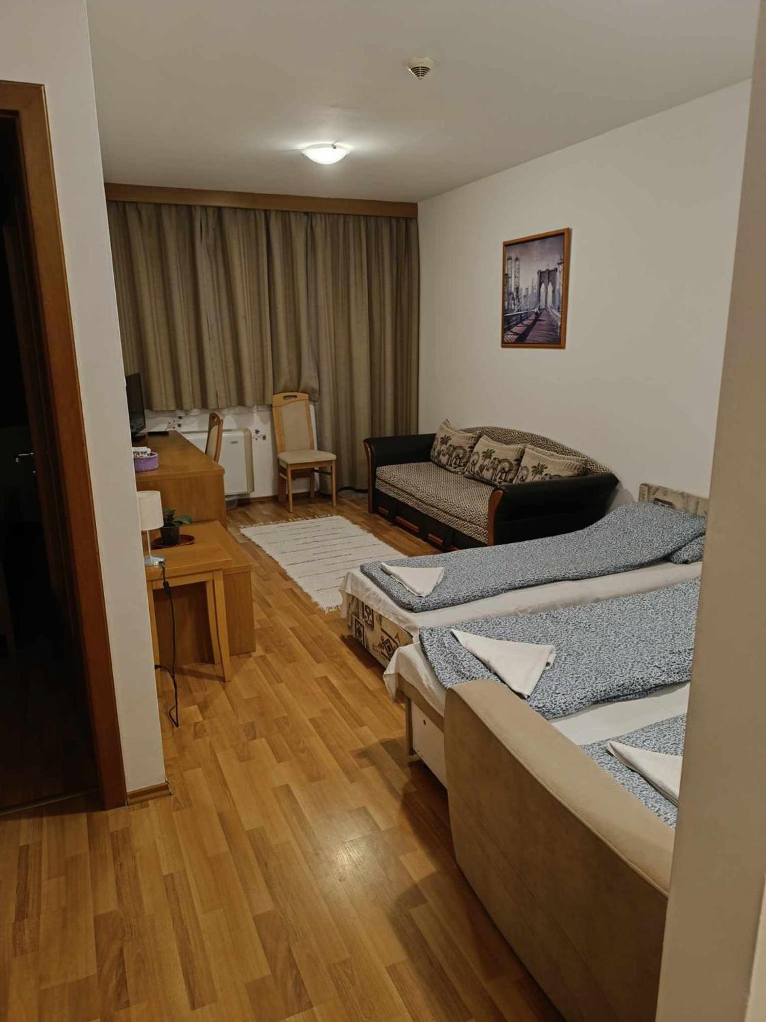 Oazis Wellness Apartman2 Hajdúszoboszló Стая снимка