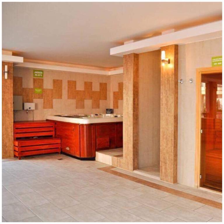 Oazis Wellness Apartman2 Hajdúszoboszló Екстериор снимка