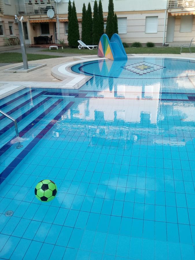 Oazis Wellness Apartman2 Hajdúszoboszló Екстериор снимка